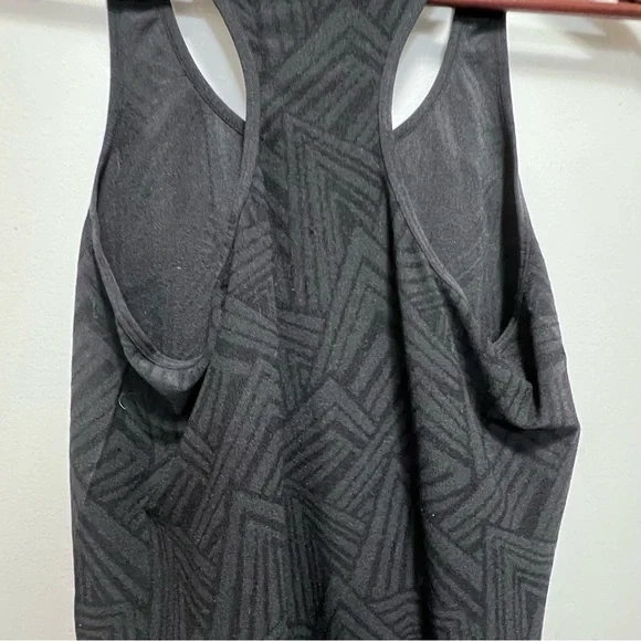 Fabletics Black Racerback Geometric Design Size Medium - Picture 10 of 10